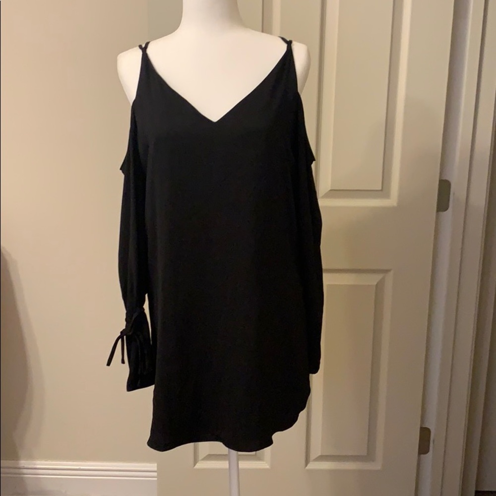 Black cut out shoulders from Blue Sparrow size S
